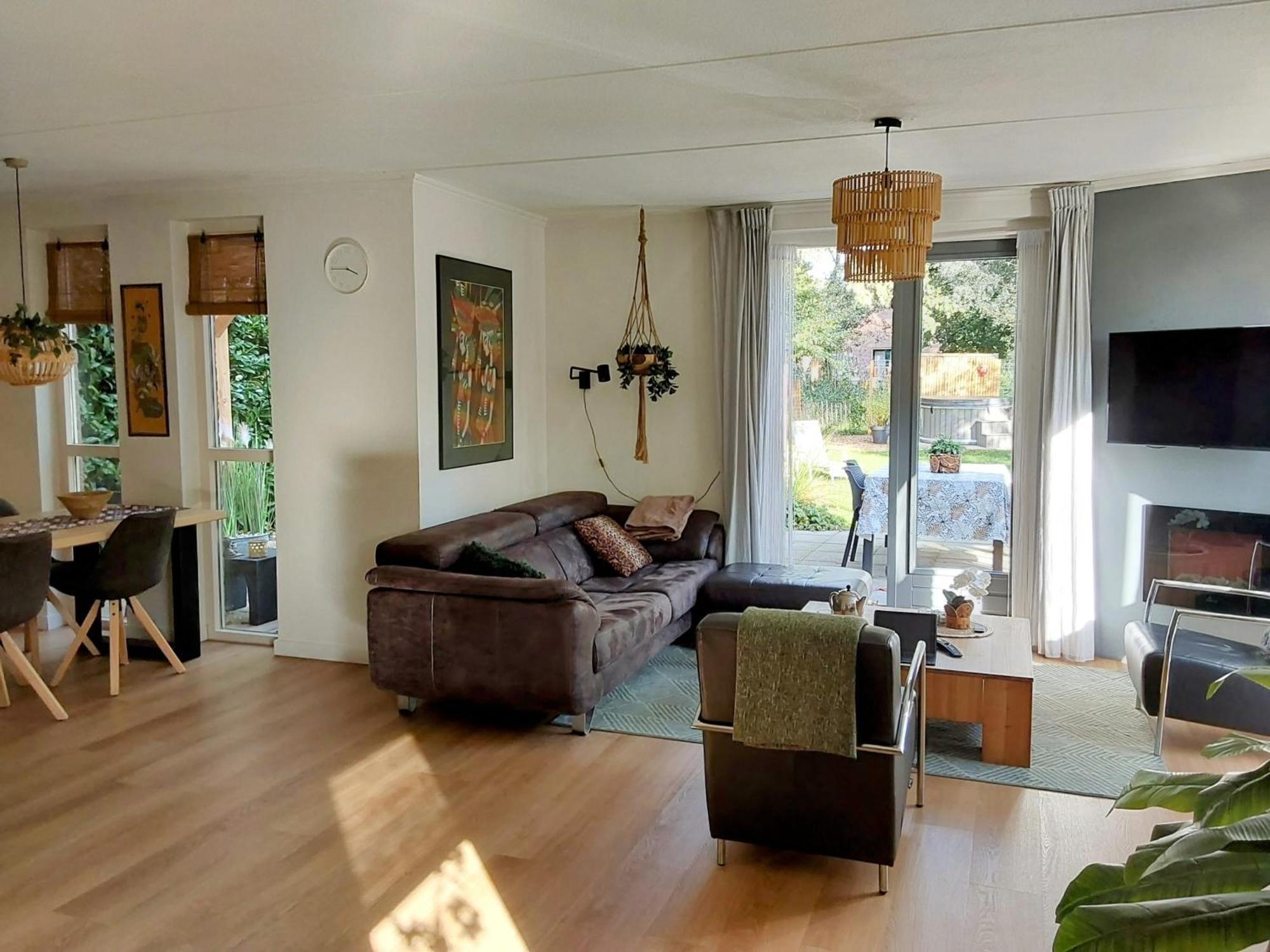 Rumah Senang Wellness Met Hottub En Tuin Ewijk Eksteriør billede